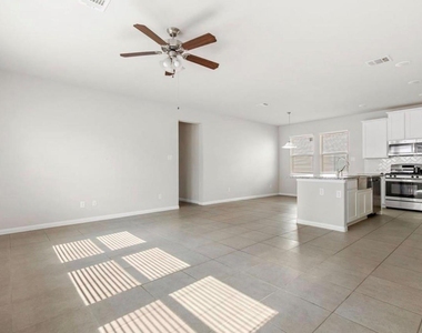 6222 Prince Place Drive - Photo Thumbnail 3