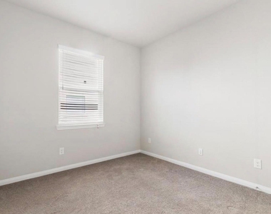 6222 Prince Place Drive - Photo Thumbnail 14
