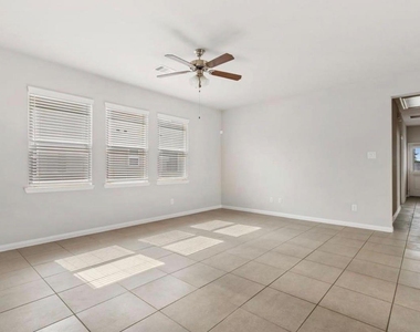 6222 Prince Place Drive - Photo Thumbnail 9
