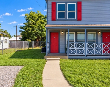 304 E 22nd Street - Photo Thumbnail 5