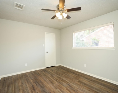 815 Park Meadow Drive - Photo Thumbnail 18