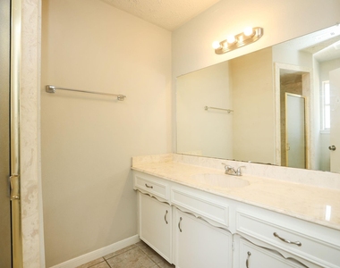 815 Park Meadow Drive - Photo Thumbnail 25