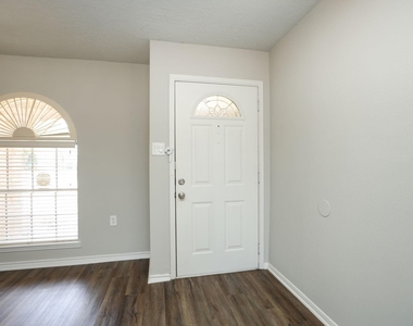 815 Park Meadow Drive - Photo Thumbnail 3