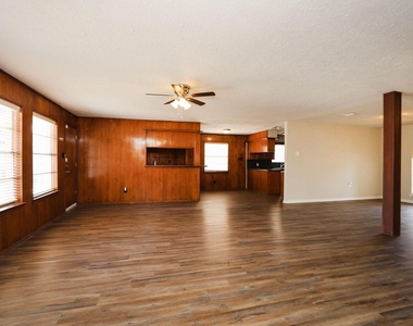 815 Park Meadow Drive - Photo Thumbnail 7