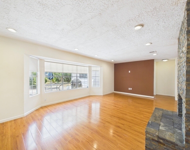 12842 Westmere Drive - Photo Thumbnail 15