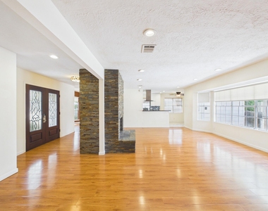 12842 Westmere Drive - Photo Thumbnail 13