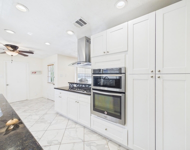 12842 Westmere Drive - Photo Thumbnail 6