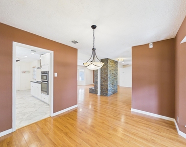 12842 Westmere Drive - Photo Thumbnail 4