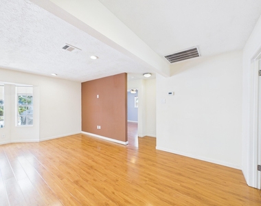 12842 Westmere Drive - Photo Thumbnail 16