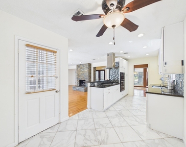 12842 Westmere Drive - Photo Thumbnail 8