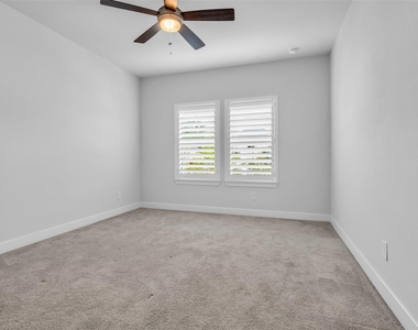 16 Clearview Terrace Place - Photo Thumbnail 18