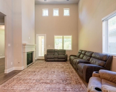 27479 Vivace Drive - Photo Thumbnail 9