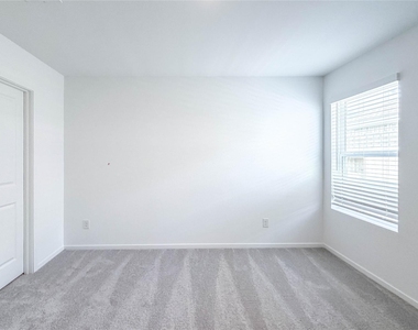 3005 Highbank Drive - Photo Thumbnail 8