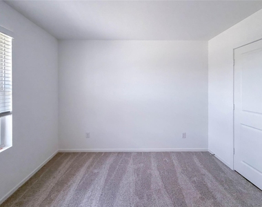 3005 Highbank Drive - Photo Thumbnail 6
