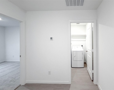 3005 Highbank Drive - Photo Thumbnail 3