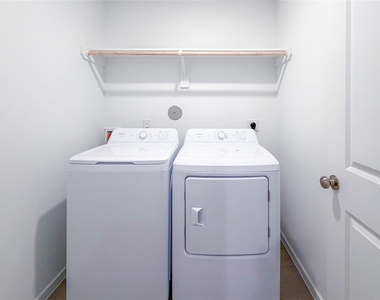 3005 Highbank Drive - Photo Thumbnail 4