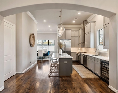 306 W Saulnier Street - Photo Thumbnail 20