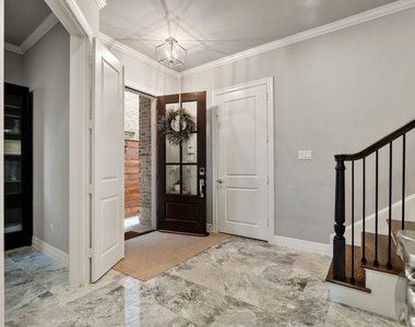 306 W Saulnier Street - Photo Thumbnail 11