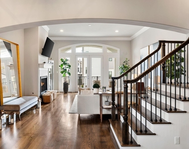 306 W Saulnier Street - Photo Thumbnail 15