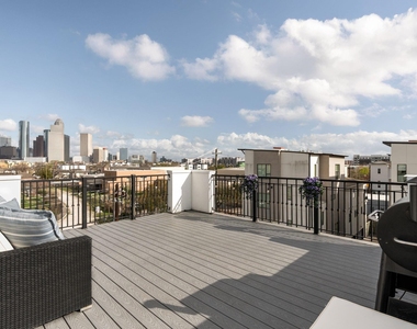 306 W Saulnier Street - Photo Thumbnail 41