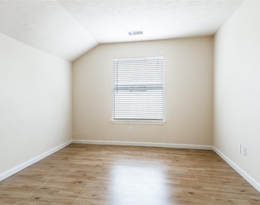1138 Evandale Lane - Photo Thumbnail 20