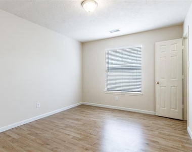 1138 Evandale Lane - Photo Thumbnail 23