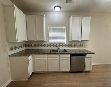 1138 Evandale Lane - Photo Thumbnail 9