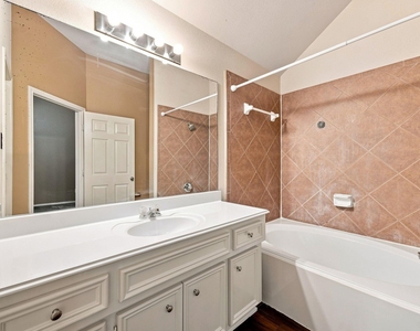 16551 Pentonshire Lane - Photo Thumbnail 34