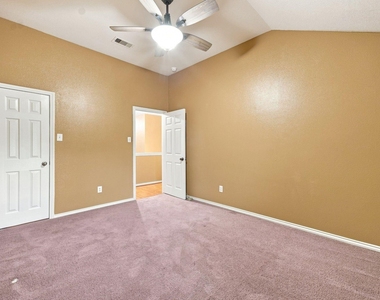 16551 Pentonshire Lane - Photo Thumbnail 39
