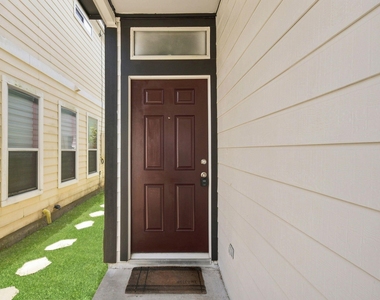 16551 Pentonshire Lane - Photo Thumbnail 6