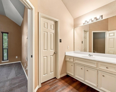 16551 Pentonshire Lane - Photo Thumbnail 35