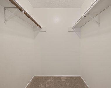 7900 N Stadium Drive - Photo Thumbnail 11