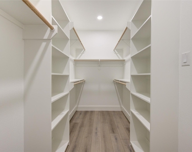 3639 Rebecca Street - Photo Thumbnail 11