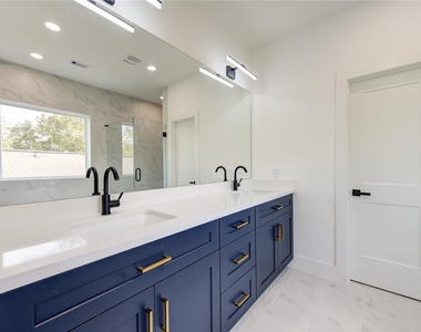 3639 Rebecca Street - Photo Thumbnail 5