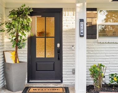 3138 Sunbeam Street - Photo Thumbnail 4