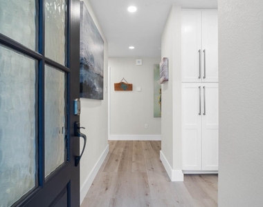 3138 Sunbeam Street - Photo Thumbnail 5