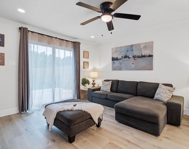3138 Sunbeam Street - Photo Thumbnail 7
