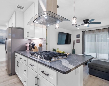 3138 Sunbeam Street - Photo Thumbnail 15