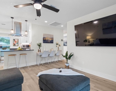 3138 Sunbeam Street - Photo Thumbnail 10