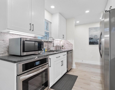 3138 Sunbeam Street - Photo Thumbnail 16