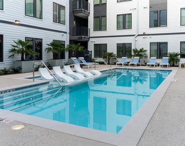 1690 North Loop - Photo Thumbnail 18