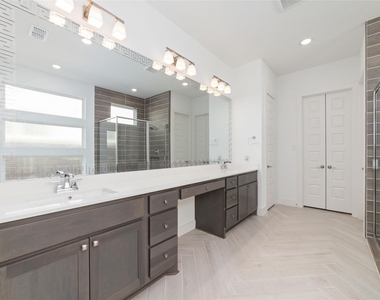 32018 Crested Knoll Court - Photo Thumbnail 13