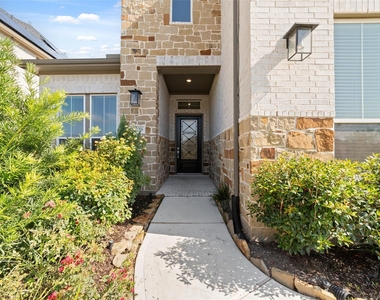 32018 Crested Knoll Court - Photo Thumbnail 1