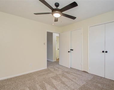 10606 Mills Flat Street - Photo Thumbnail 17