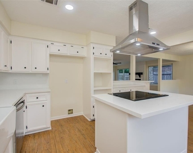 10606 Mills Flat Street - Photo Thumbnail 6