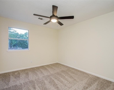 10606 Mills Flat Street - Photo Thumbnail 14