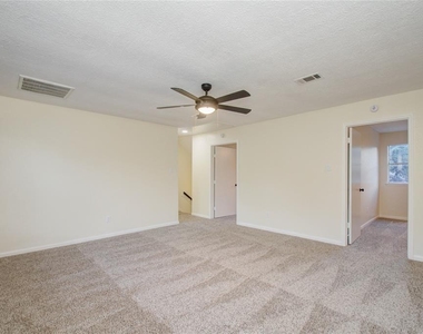 10606 Mills Flat Street - Photo Thumbnail 15