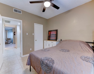 2300 Augusta Drive - Photo Thumbnail 16
