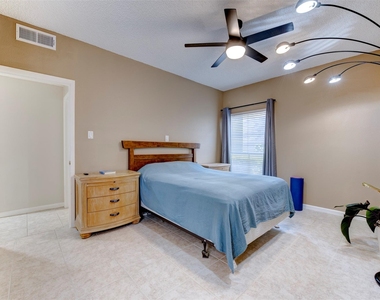 2300 Augusta Drive - Photo Thumbnail 18
