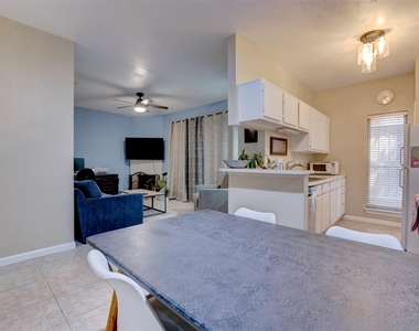 2300 Augusta Drive - Photo Thumbnail 9